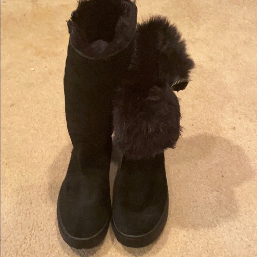 Leather and faux fur boots